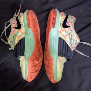 KD7 Easter size 6Y